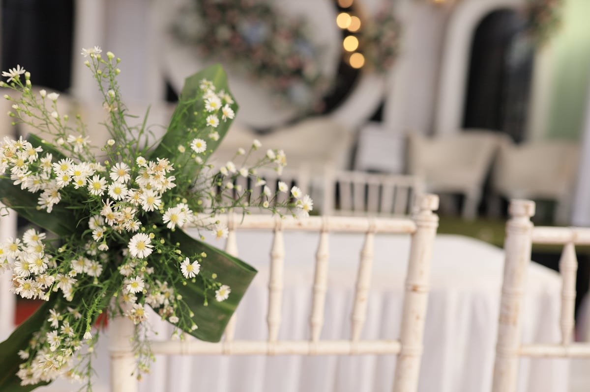 A delicate floral detail sets a romantic and serene atmosphere at an elegant wedding venue